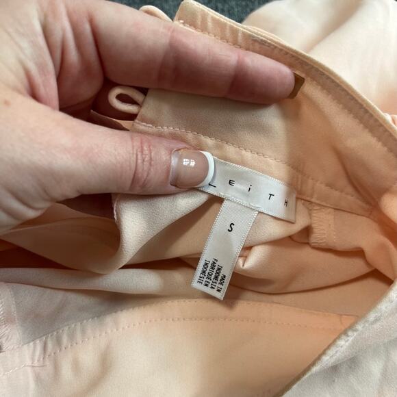 Leith Pink Ruffle Short Sleeve Blouse Size Small - Picture 2 of 6